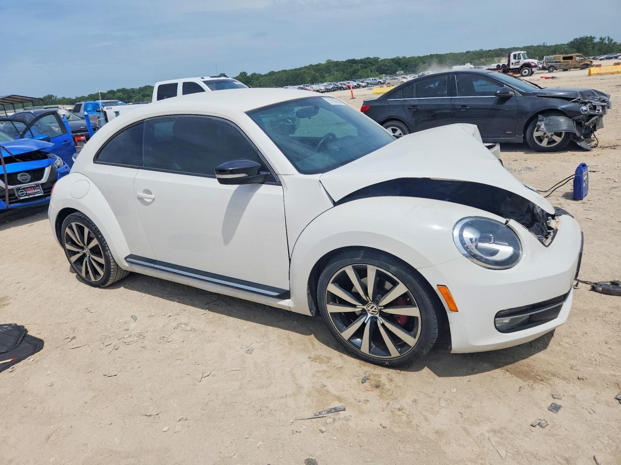 2012 Volkswagen Beetle Turbo - Фото 4