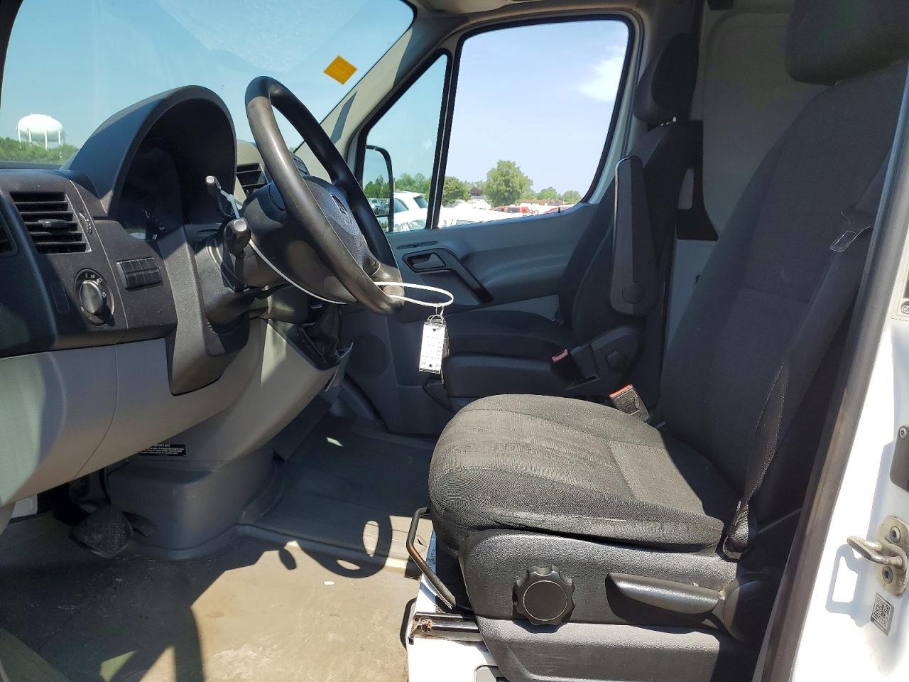 2015 Mercedes-Benz Sprinter 2500 Delivery Van - Фото 7