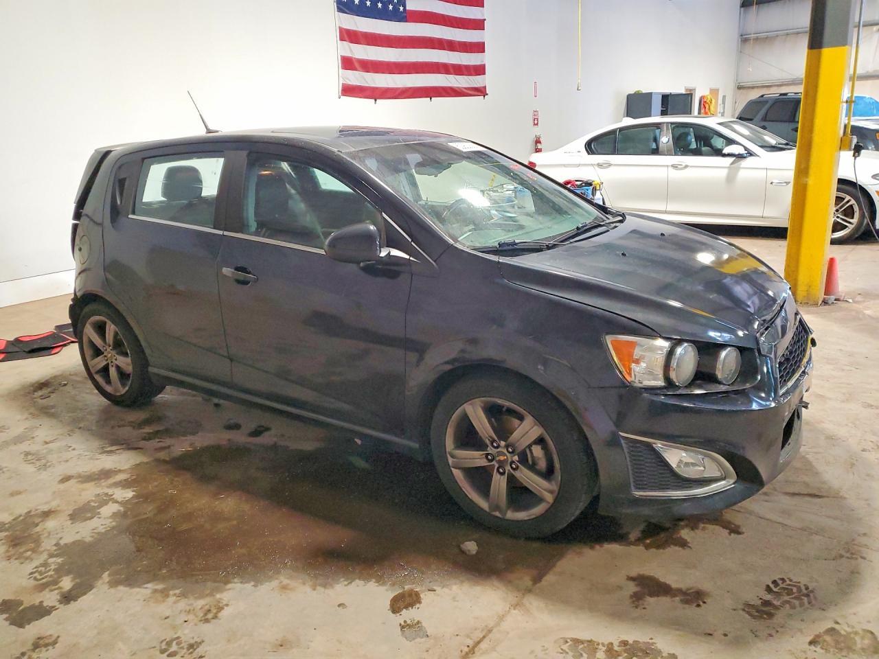 2014 Chevrolet Sonic - Фото 4