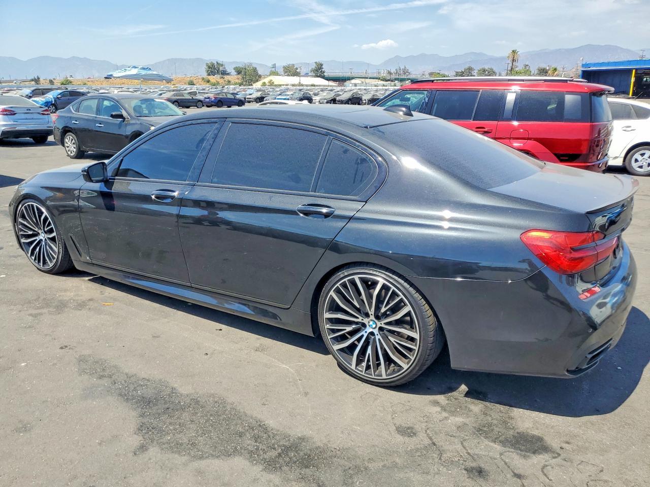 2019 BMW 740 I - Фото 2