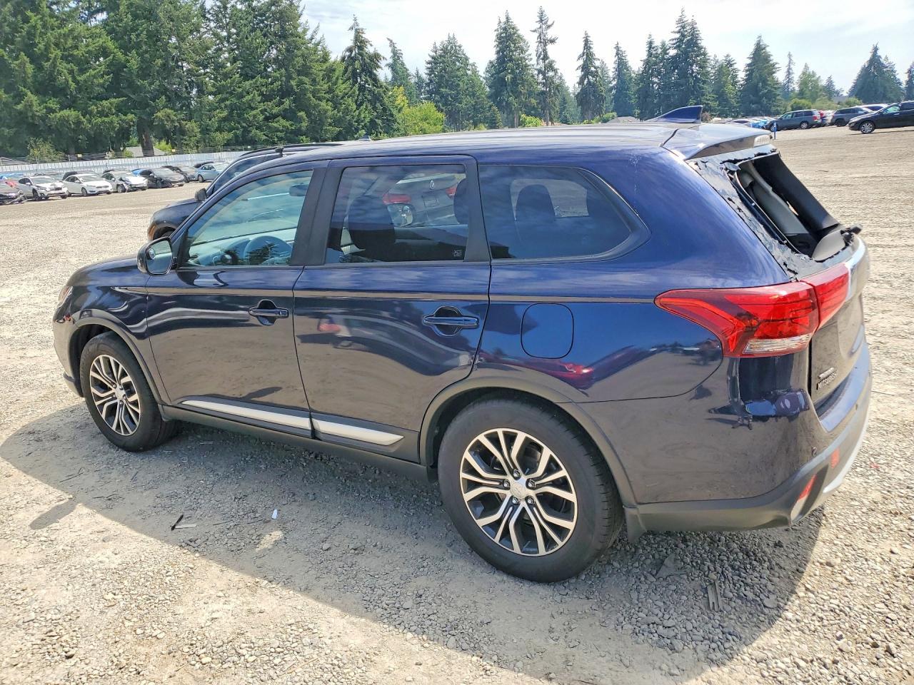 2018 Mitsubishi Outlander Se - Фото 2