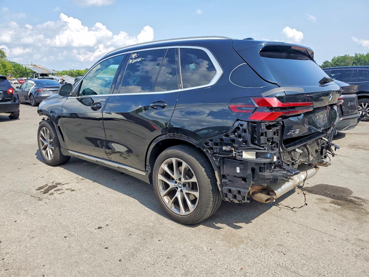 2025 BMW X5 xDrive40I - Фото 2