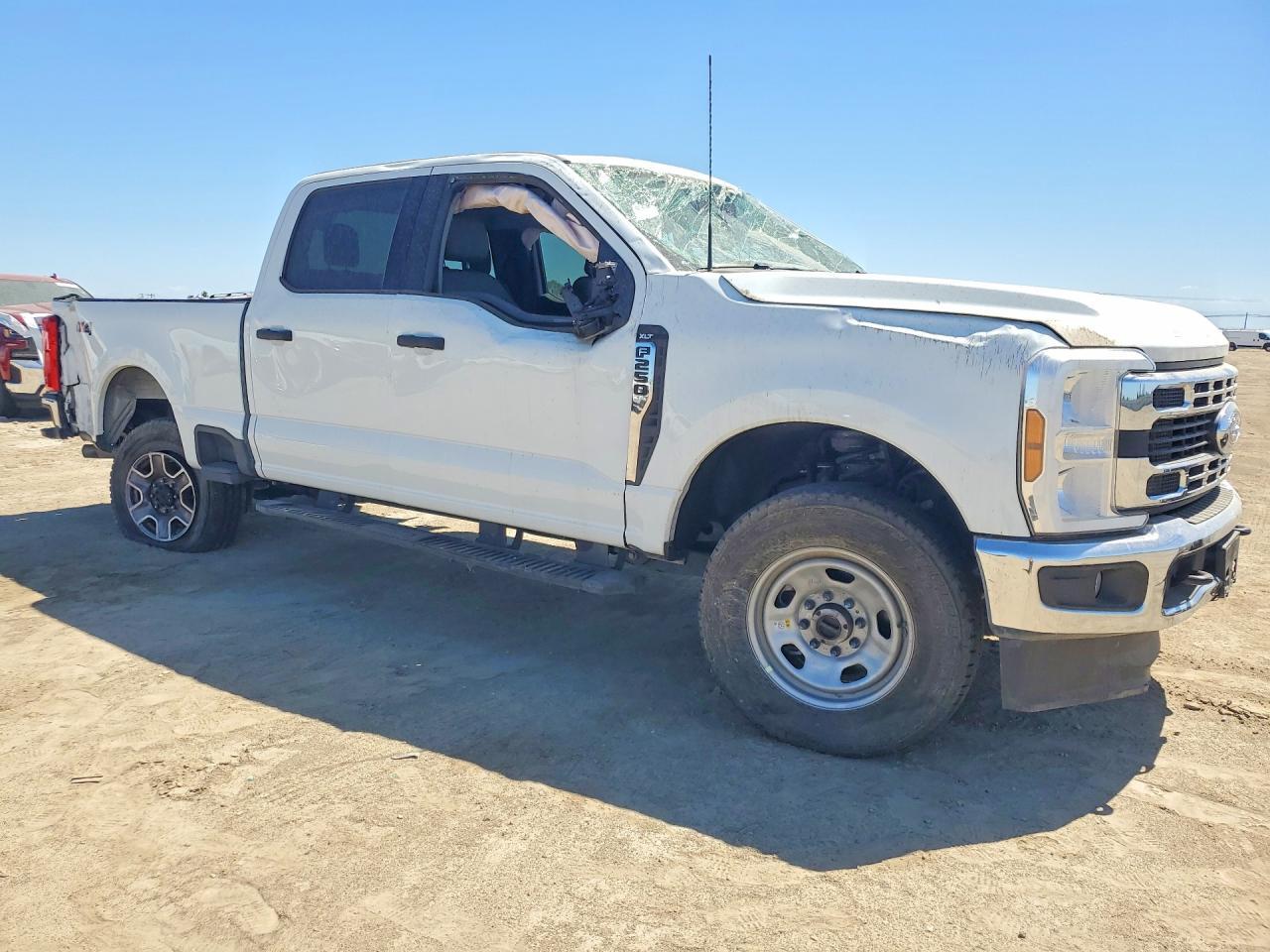 2025 Ford F250 Super Duty - Фото 4