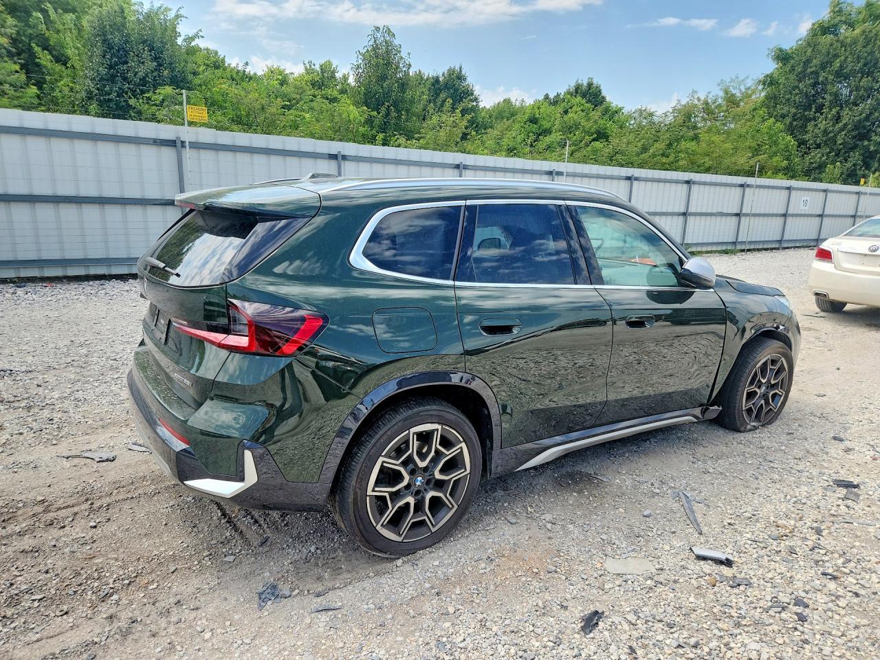 2023 BMW X1 xDrive28I - Image 3