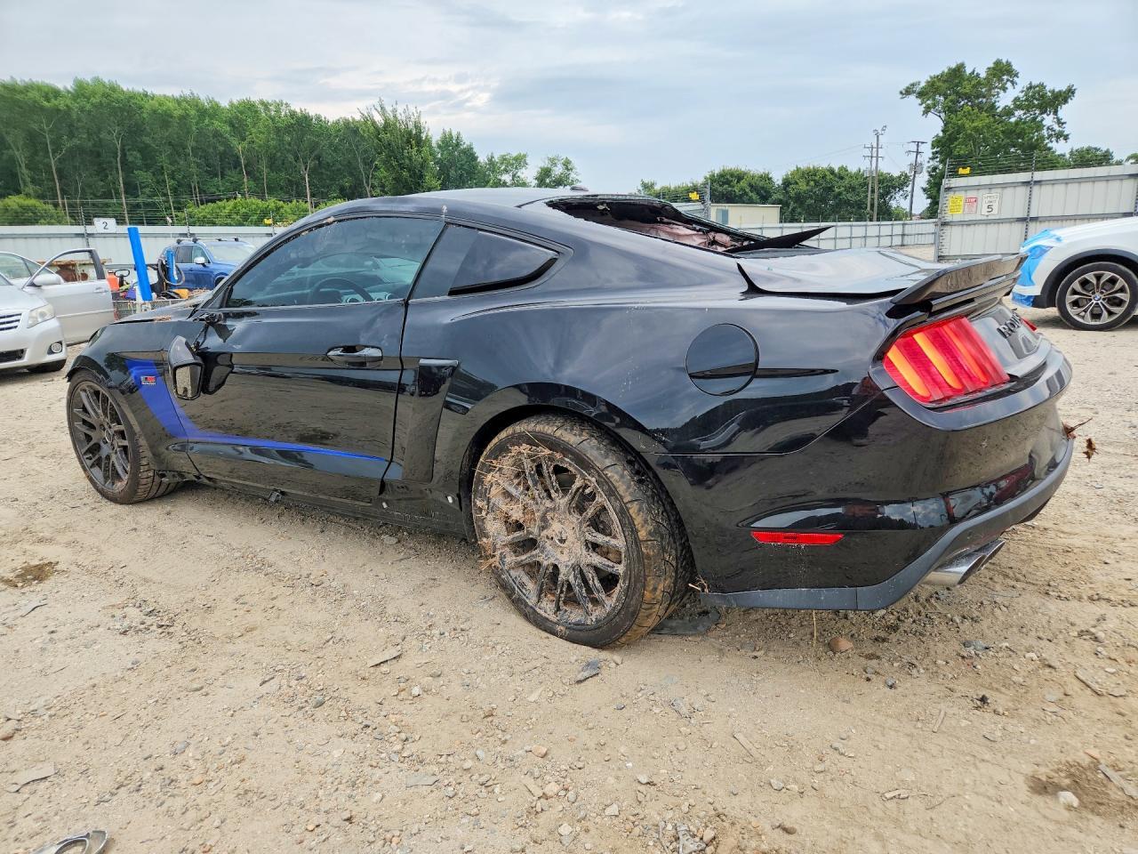 2017 Ford Mustang Gt - Фото 2
