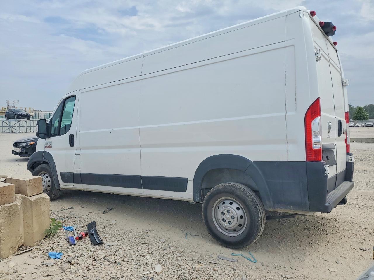 2021 Dodge Promaster Cargo Van - Фото 2