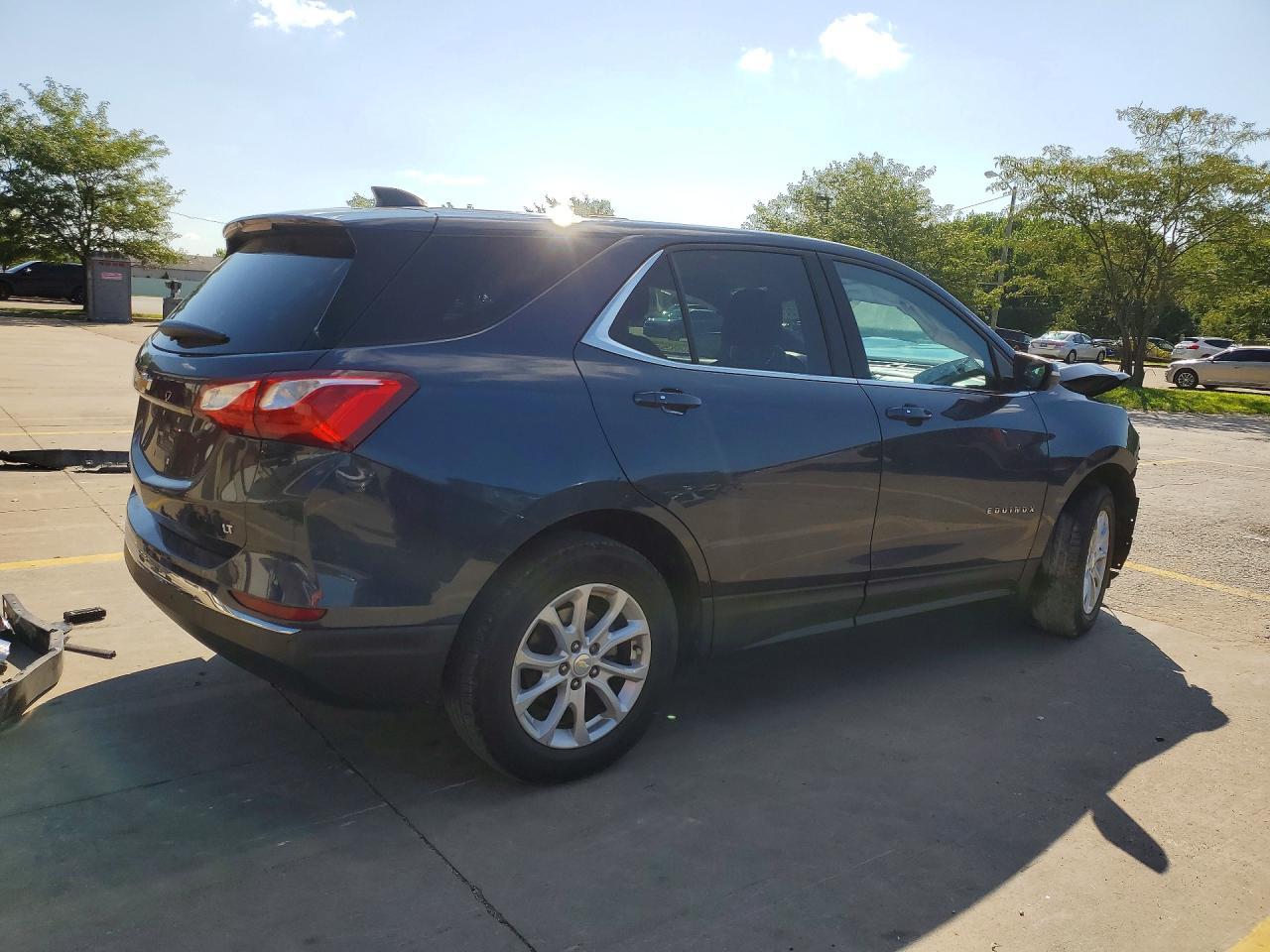 2019 Chevrolet Equinox Lt - Image 3