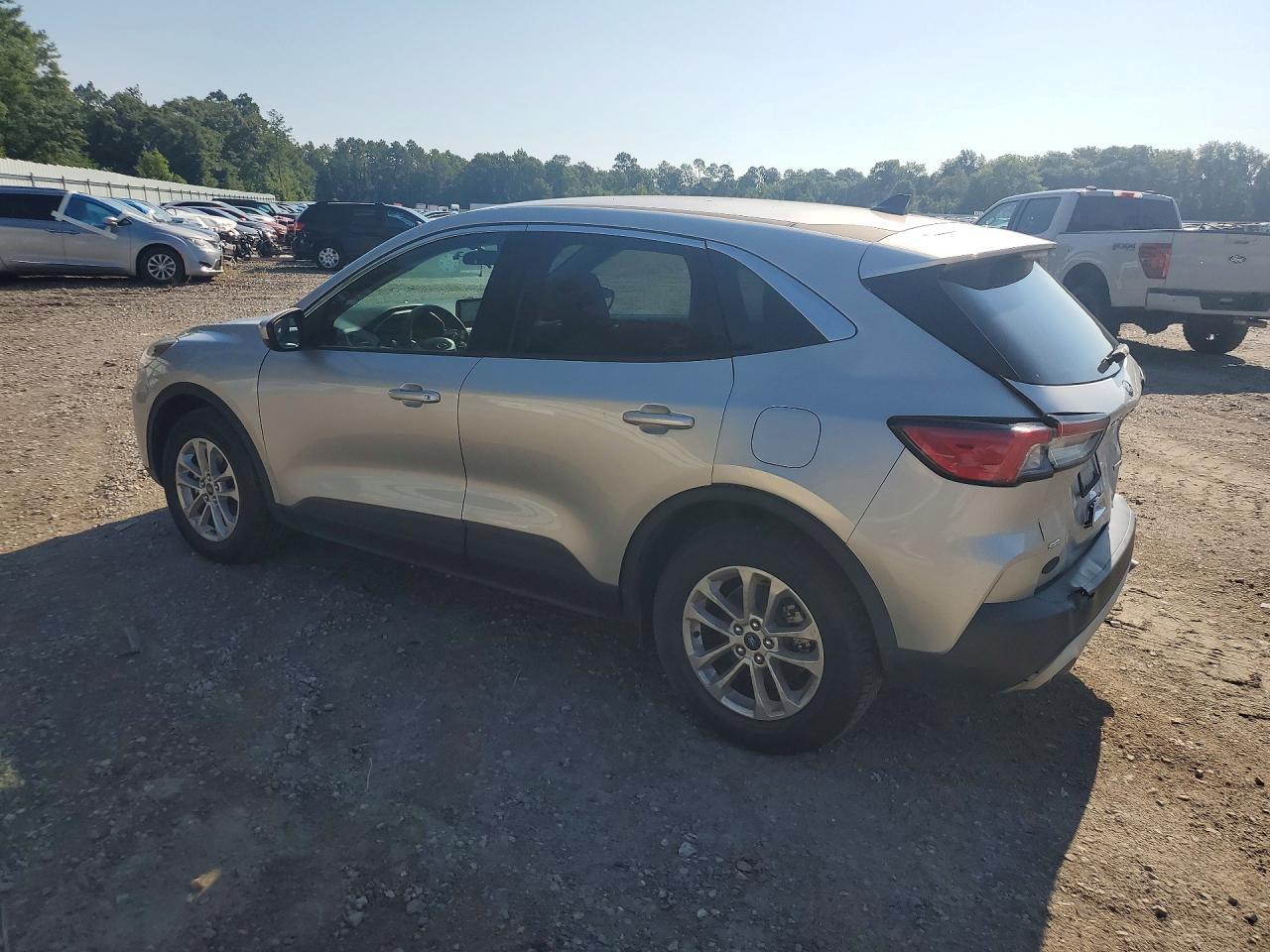 2020 Ford Escape Se - Фото 2