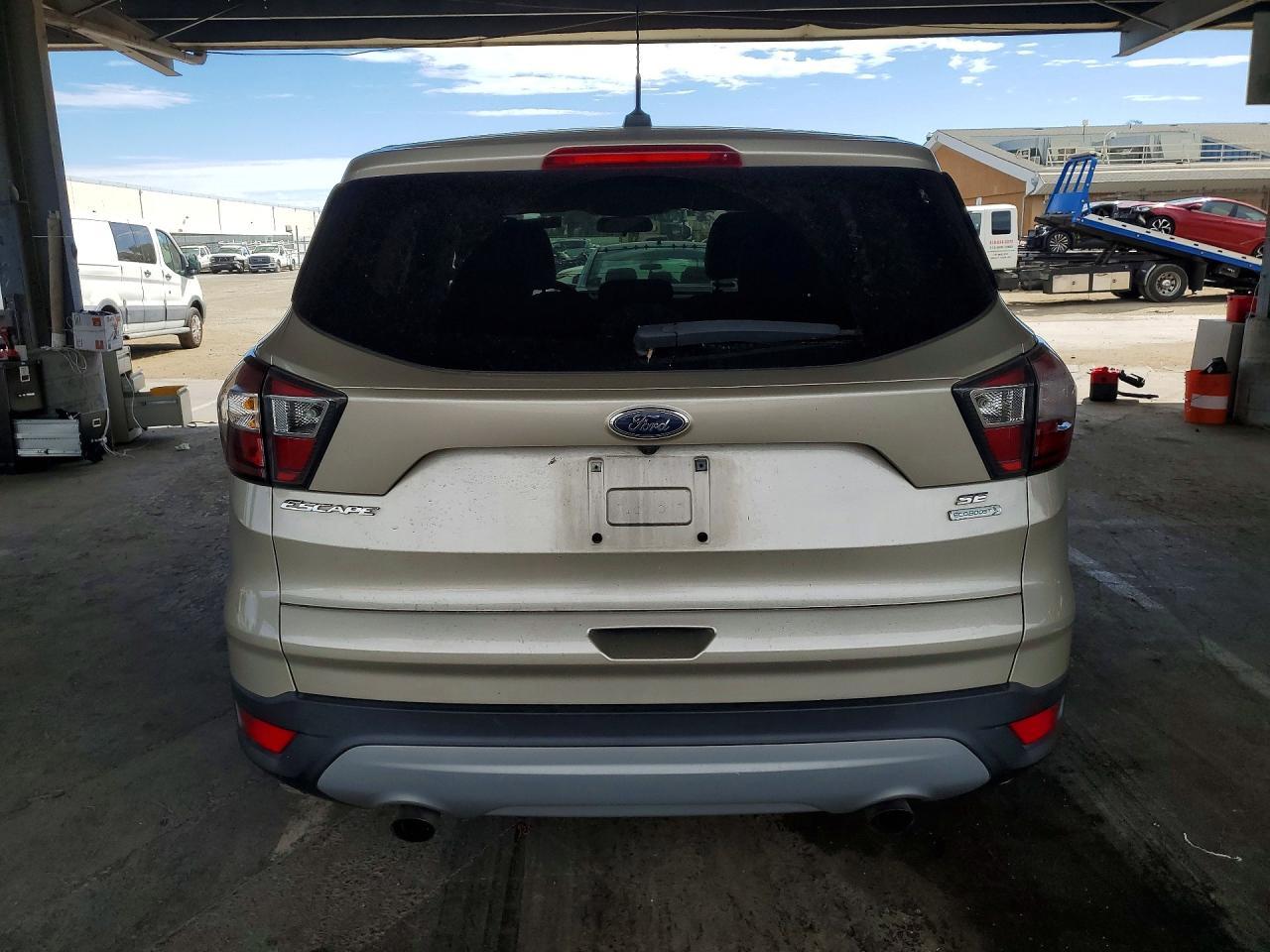 2017 Ford Escape Se - Фото 6