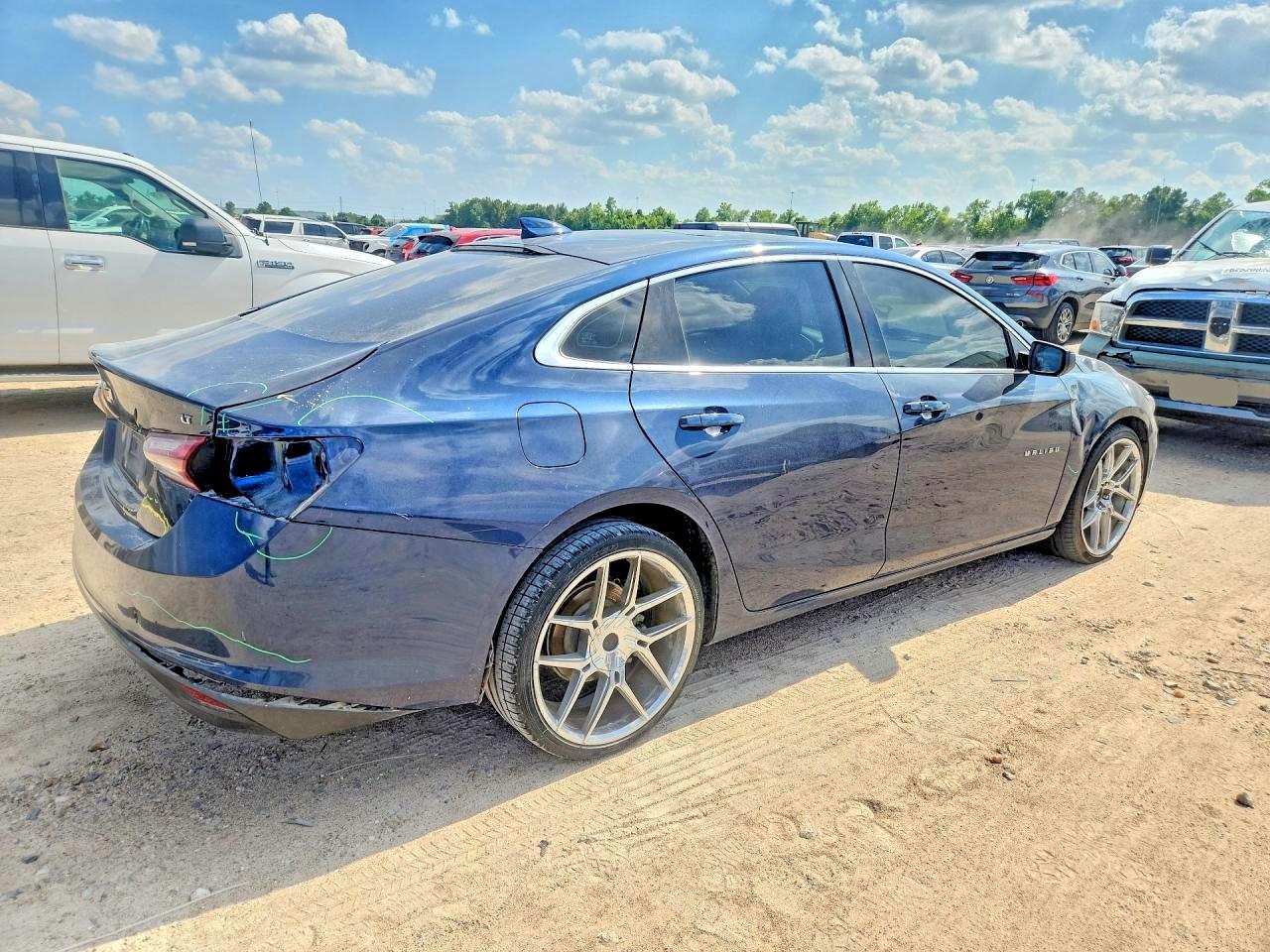 2021 Chevrolet Malibu Lt - Image 3