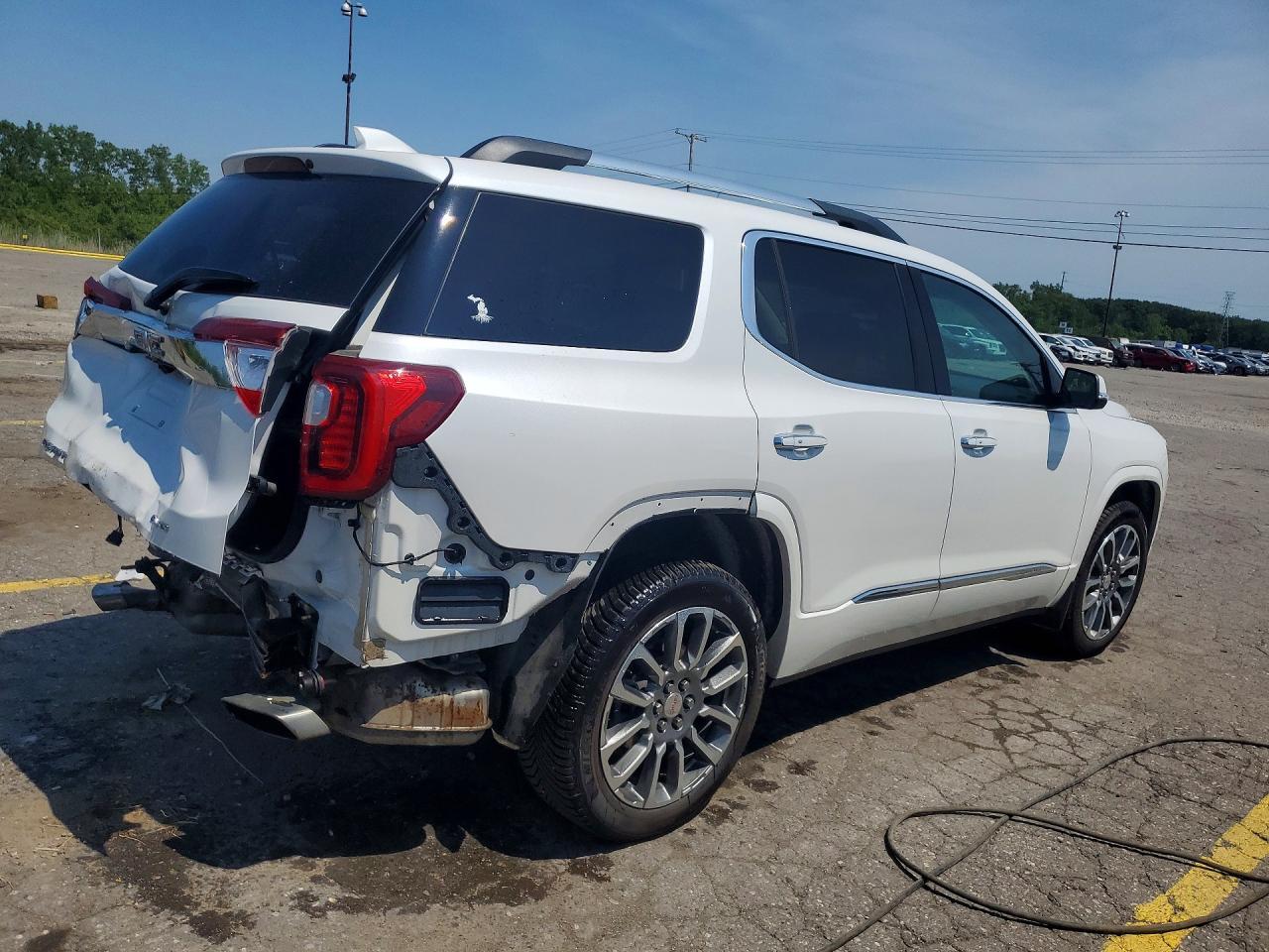 2021 GMC Acadia Denali - Image 3