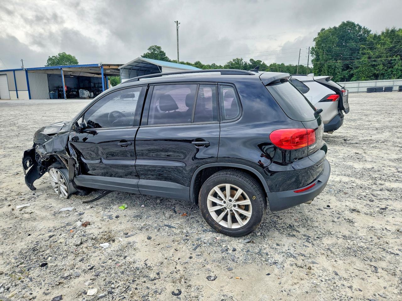 2017 Volkswagen Tiguan S - Image 2