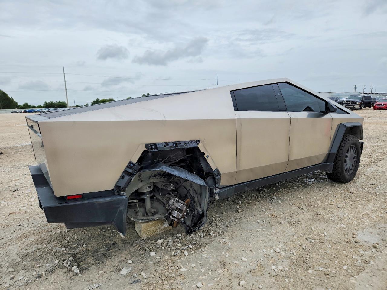 2024 Tesla Cybertruck - Фото 3
