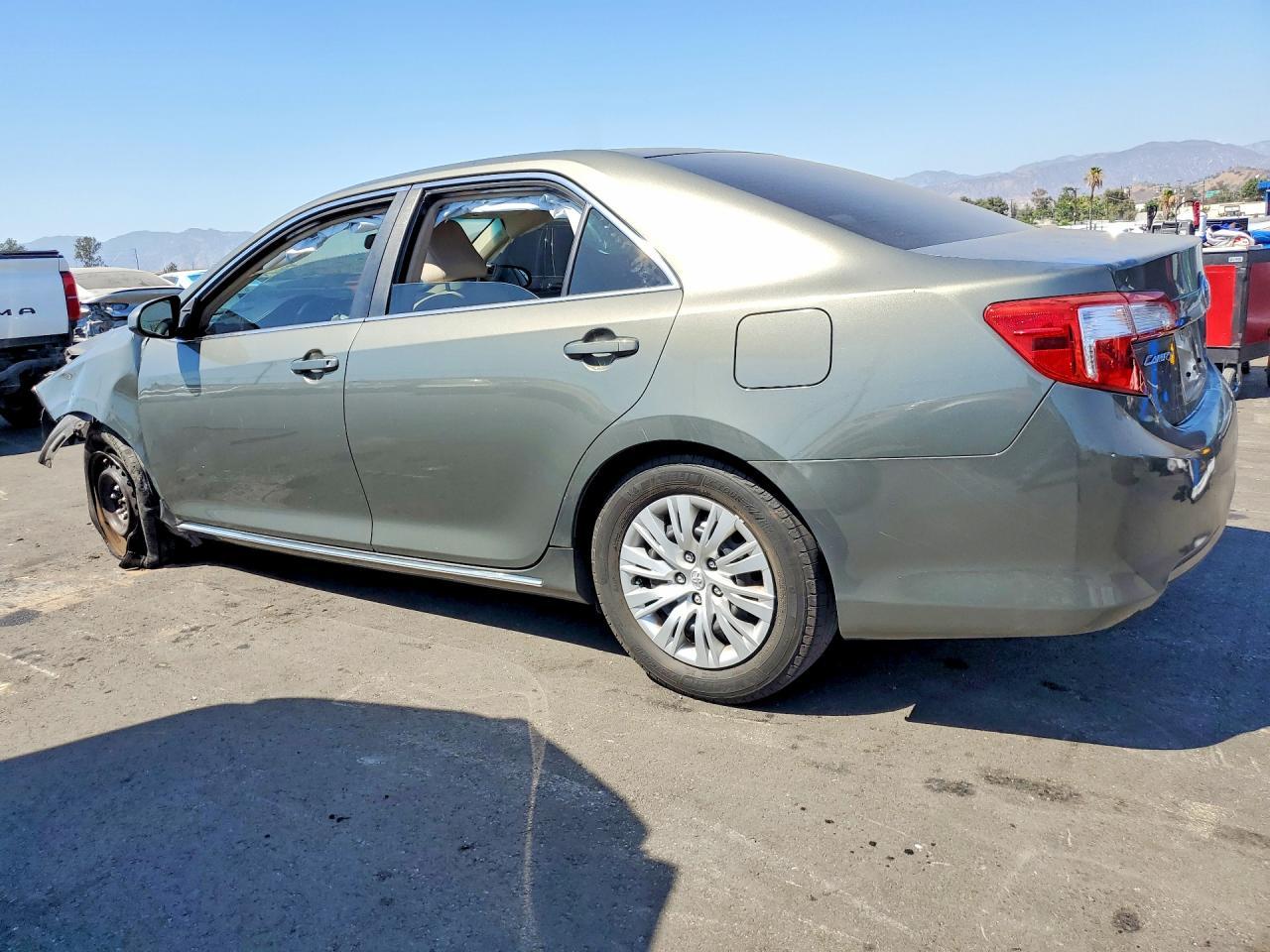2014 Toyota Camry Le - Image 2