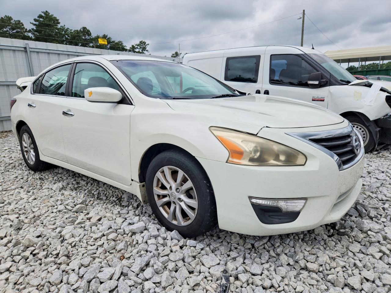 2014 Nissan Altima 2.5 S - Image 4