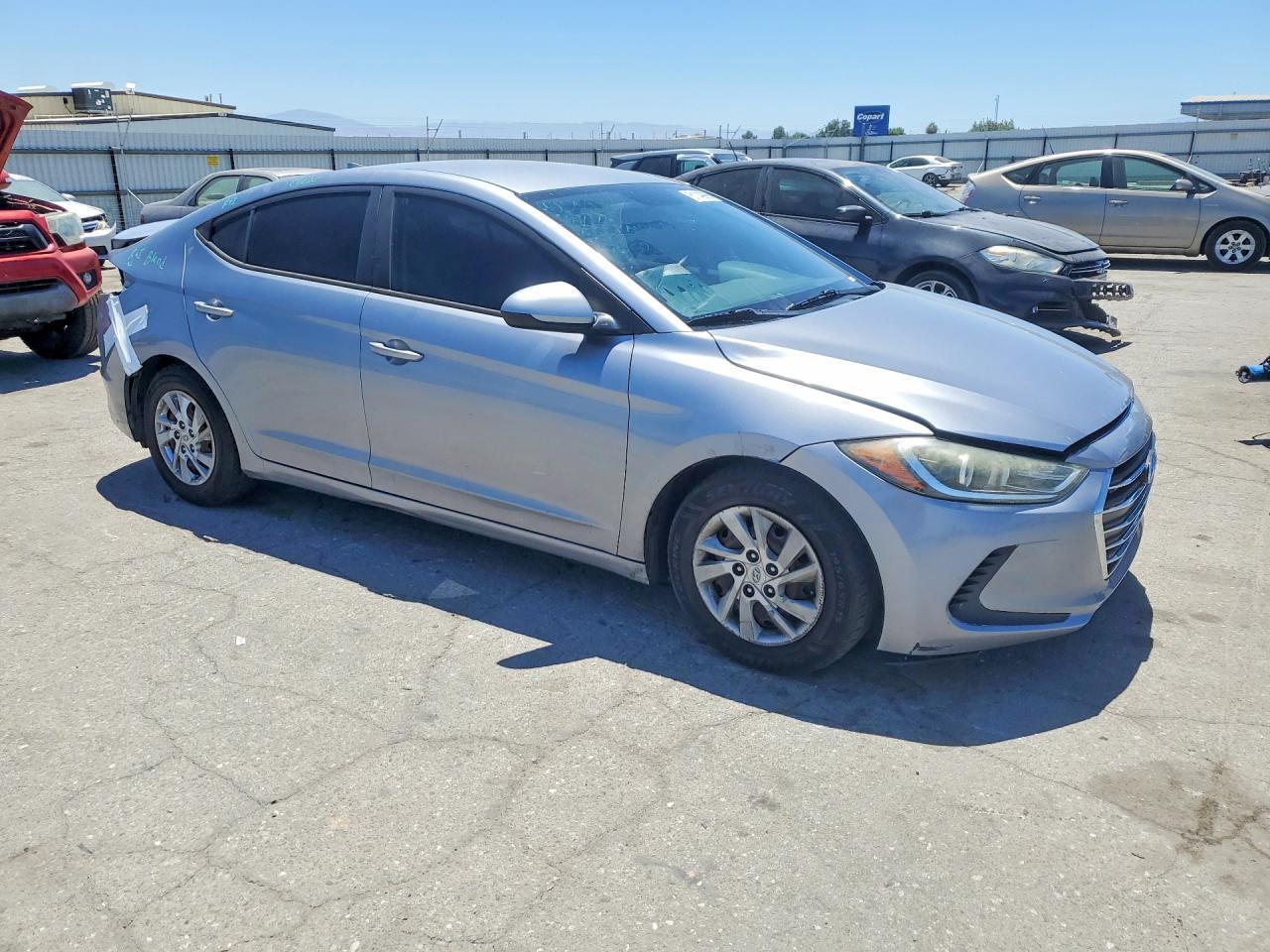 2017 Hyundai Elantra Se - Фото 4
