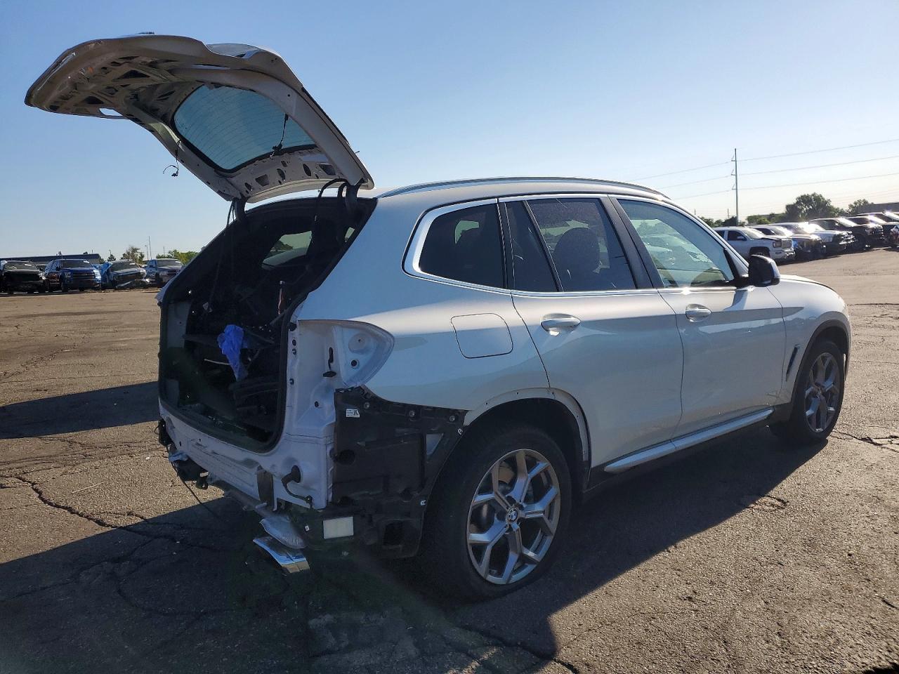 2024 BMW X3 xDrive30I - Image 3