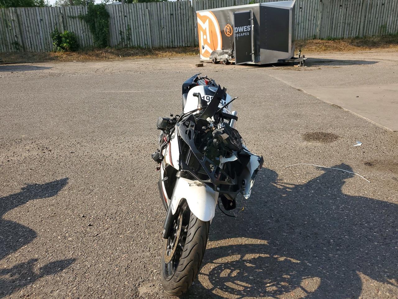 2017 Yamaha Yzfr3 - Image 2