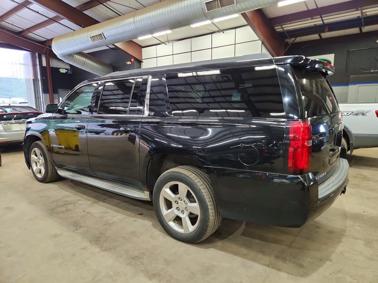 2015 Chevrolet Suburban K1500 Lt - Фото 2