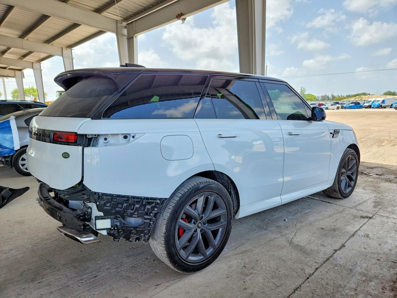 2024 Land Rover Range Rover Sport Dynamic Se - Image 3