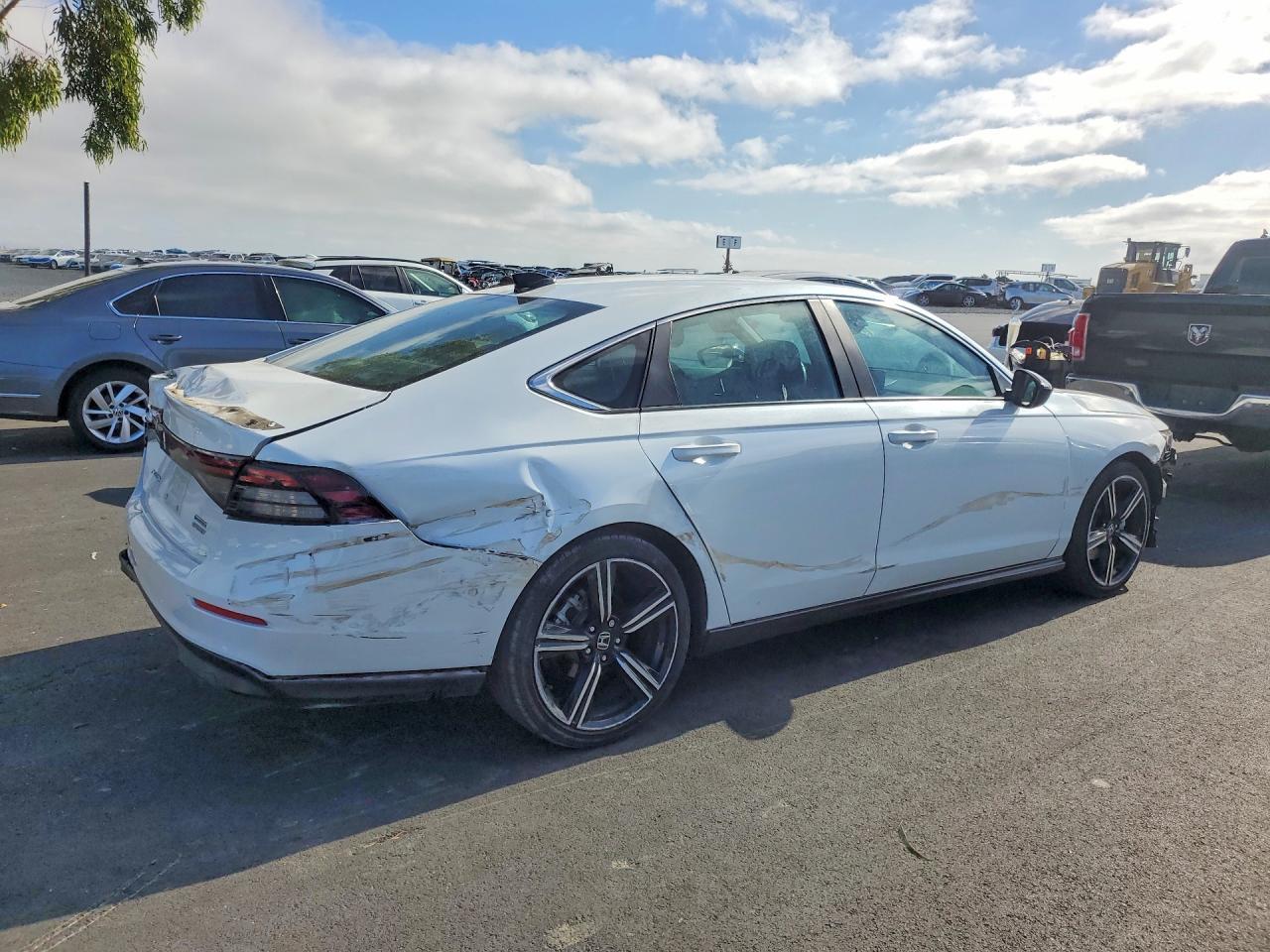 2024 Honda Accord Hybrid Sport - Image 3