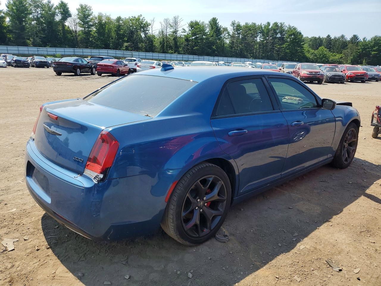 2021 Chrysler 300 Touring - Image 3