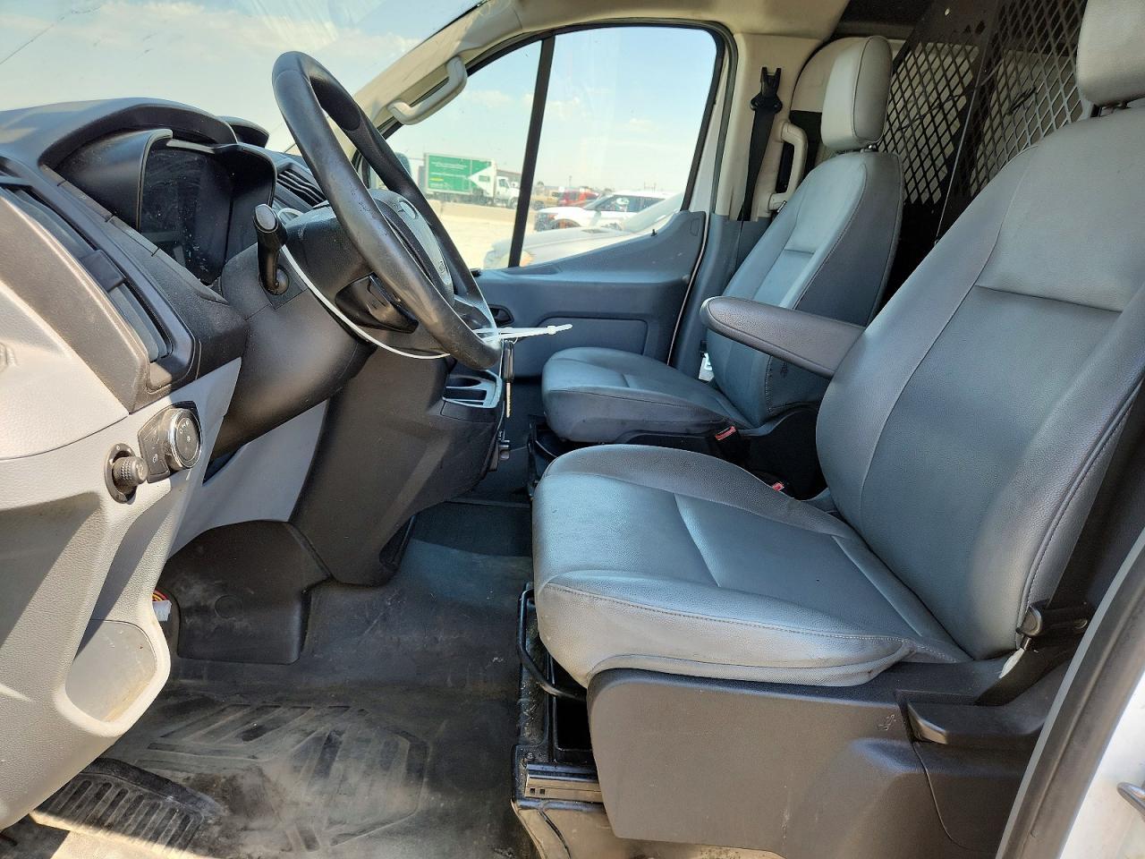 2018 Ford Transit 350 Delivery Van - Фото 7