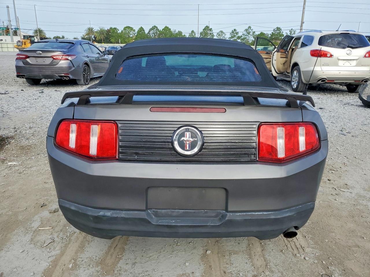 2010 Ford Mustang - Фото 6