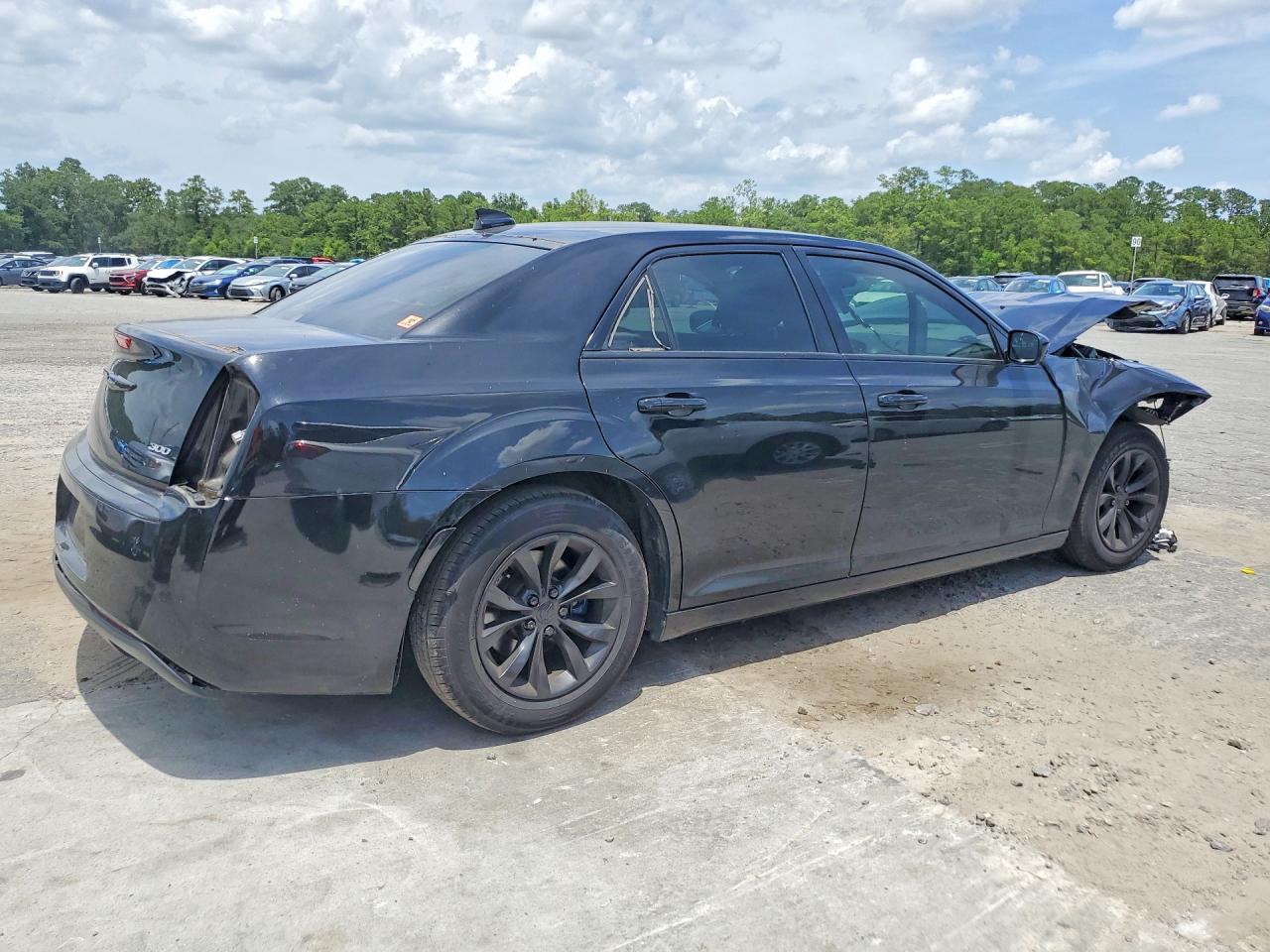 2019 Chrysler 300 Touring - Фото 3