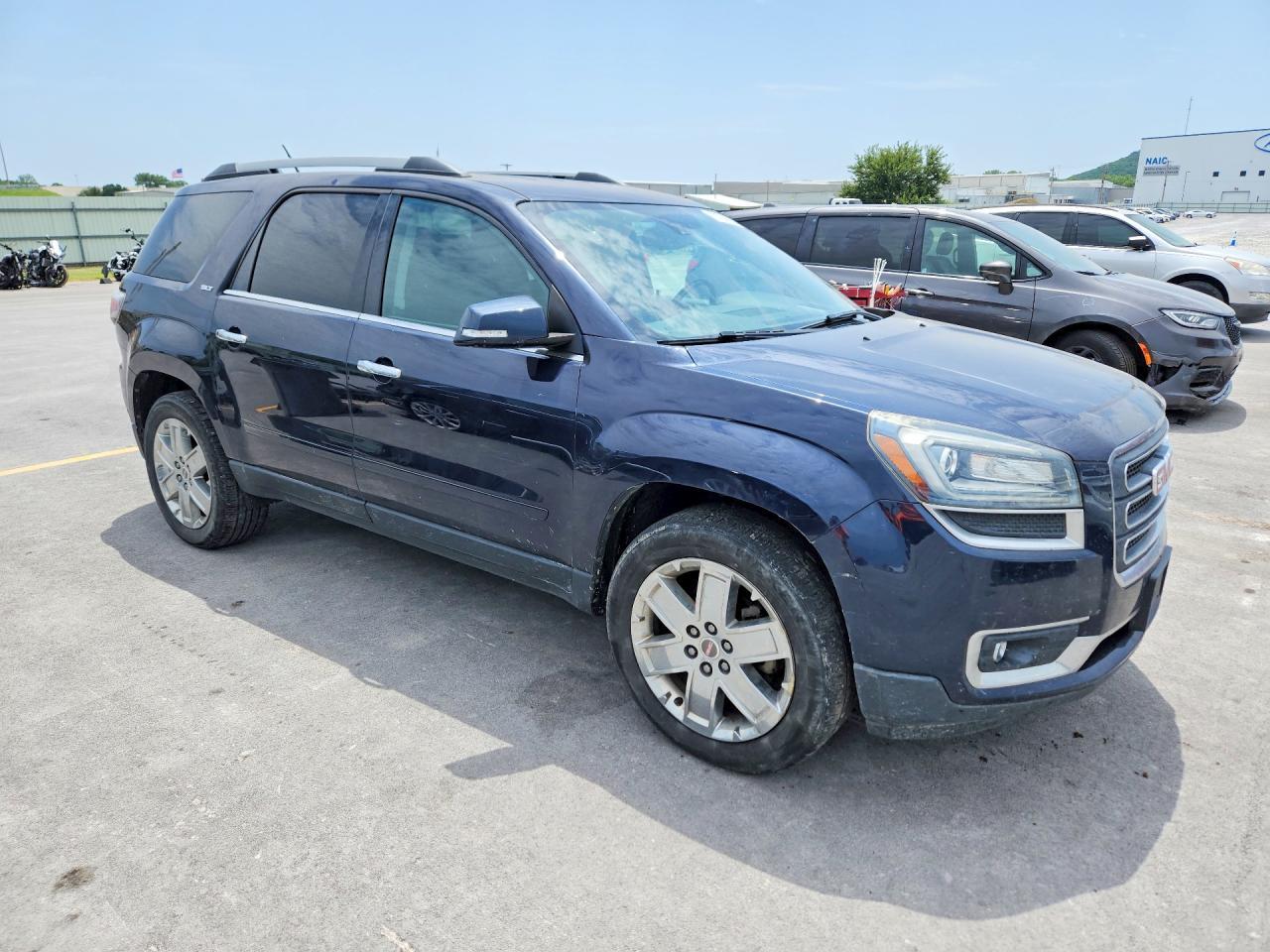 2017 GMC Acadia Limited Slt-2 - Image 4