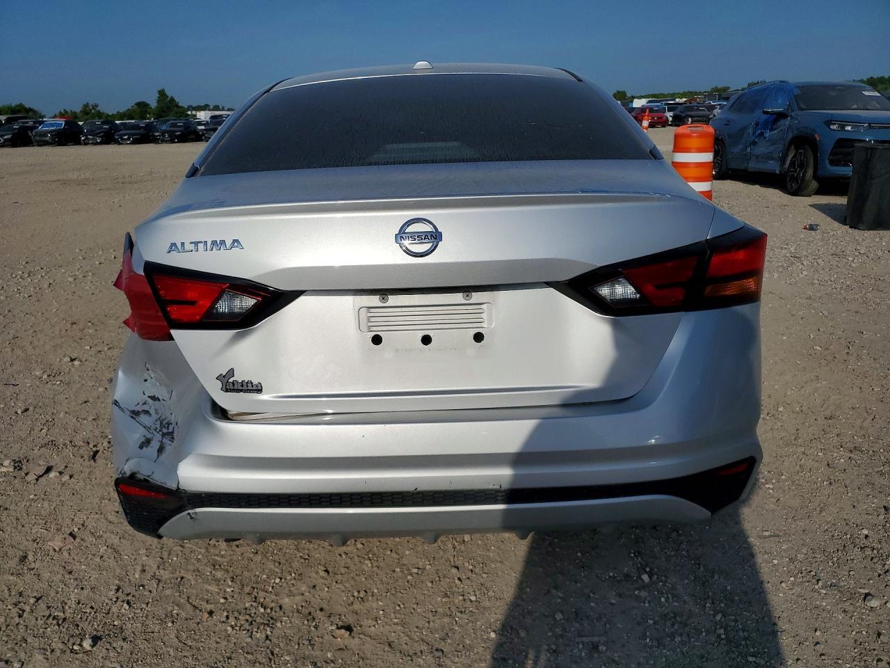 2019 Nissan Altima S - Фото 6