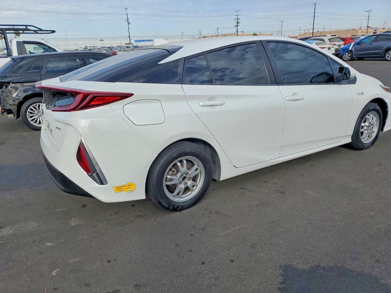 2022 Toyota Prius Prime Xle - Image 3