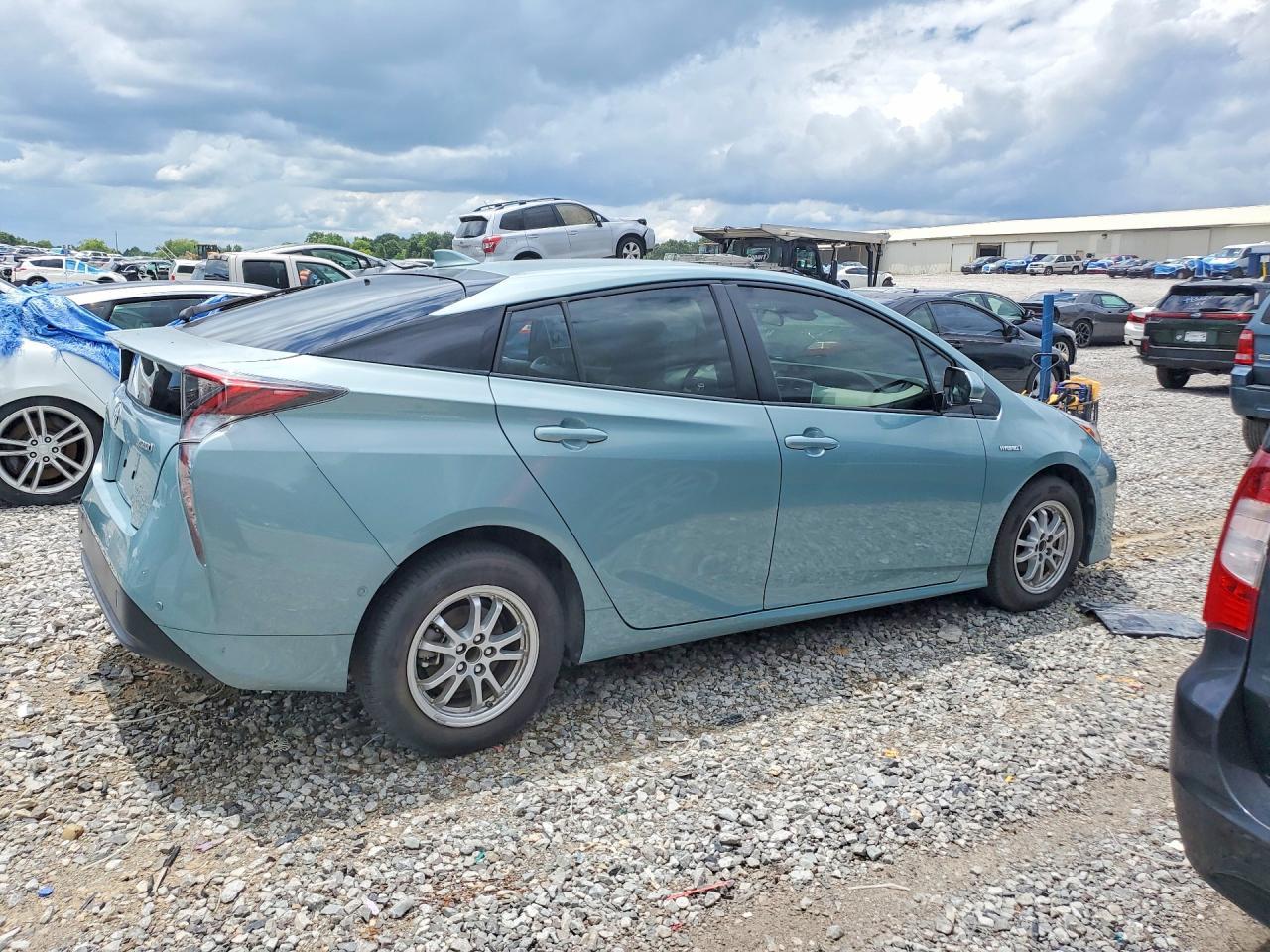2017 Toyota Prius Three - Фото 3