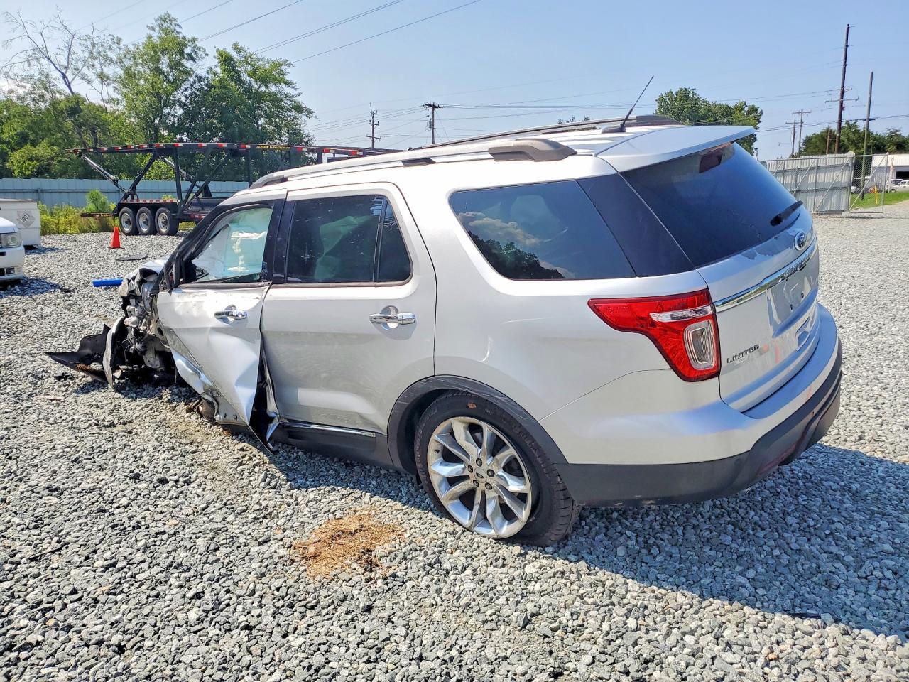 2013 Ford Explorer Limited - Image 2