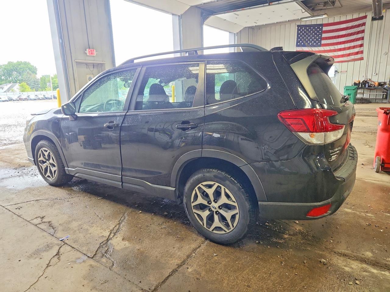 2021 Subaru Forester Premium - Фото 2