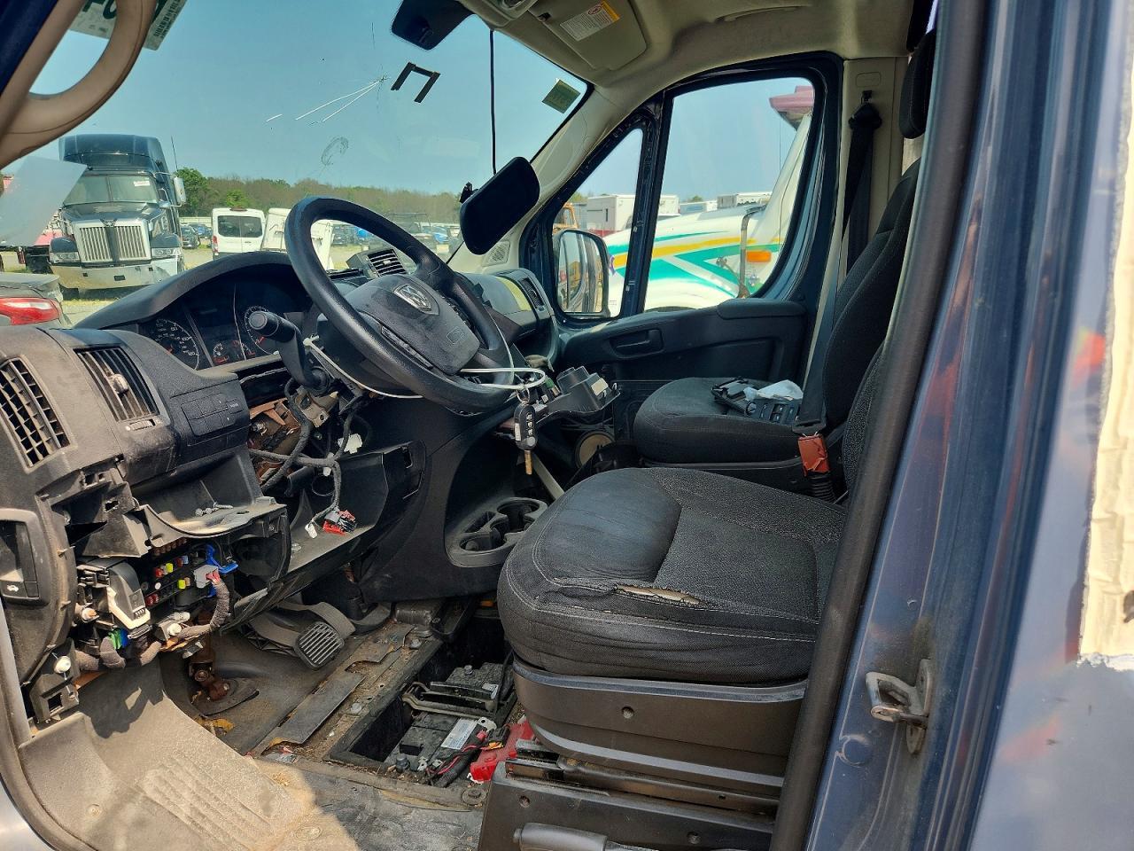 2019 Ram Promaster 2500 Delivery Van - Фото 7