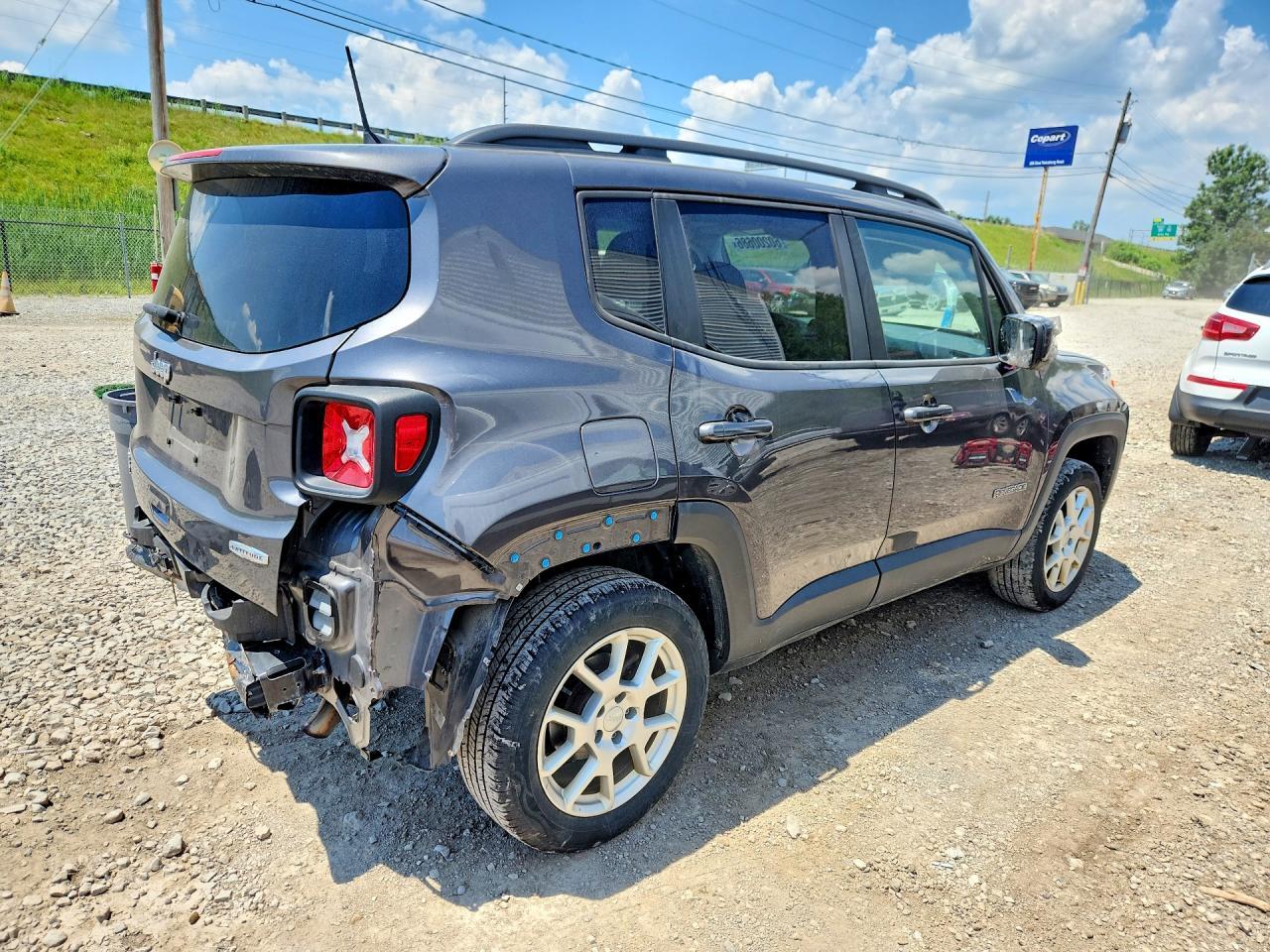 2020 Jeep Renegade Latitude - Image 3