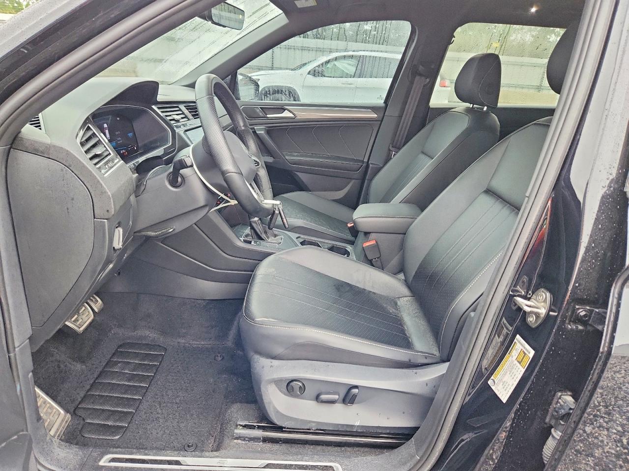 2024 Volkswagen Tiguan Se R-Line Black - Image 7