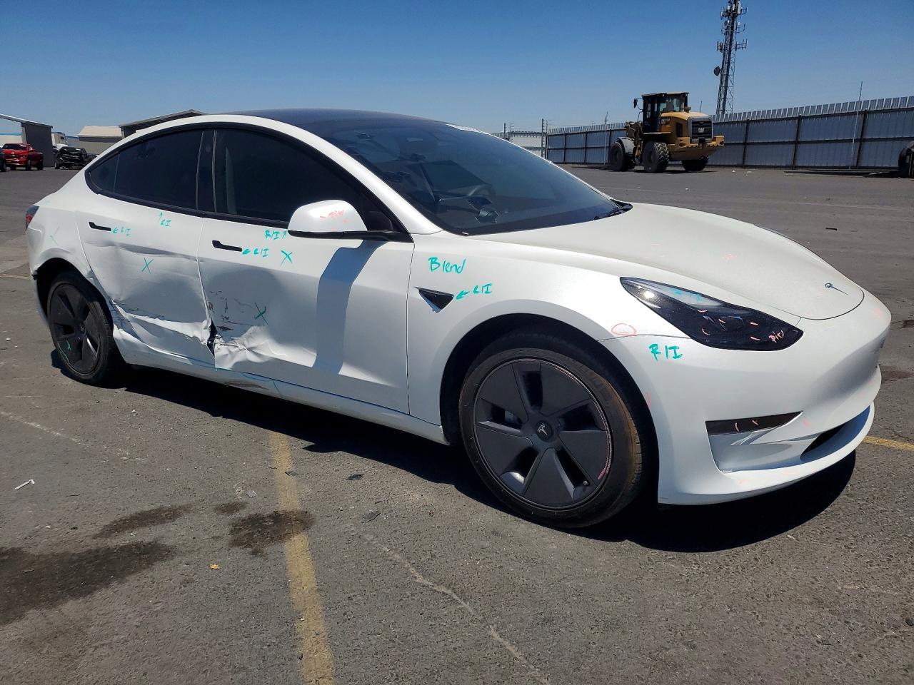 2023 Tesla Model 3 - Image 4