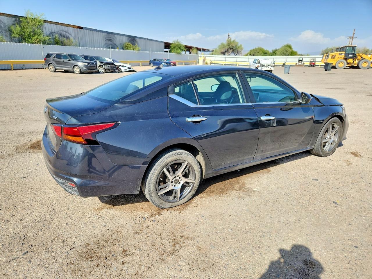 2021 Niss Altima - Image 3