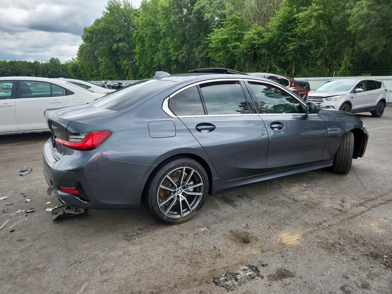 2020 BMW 330Xi - Image 3