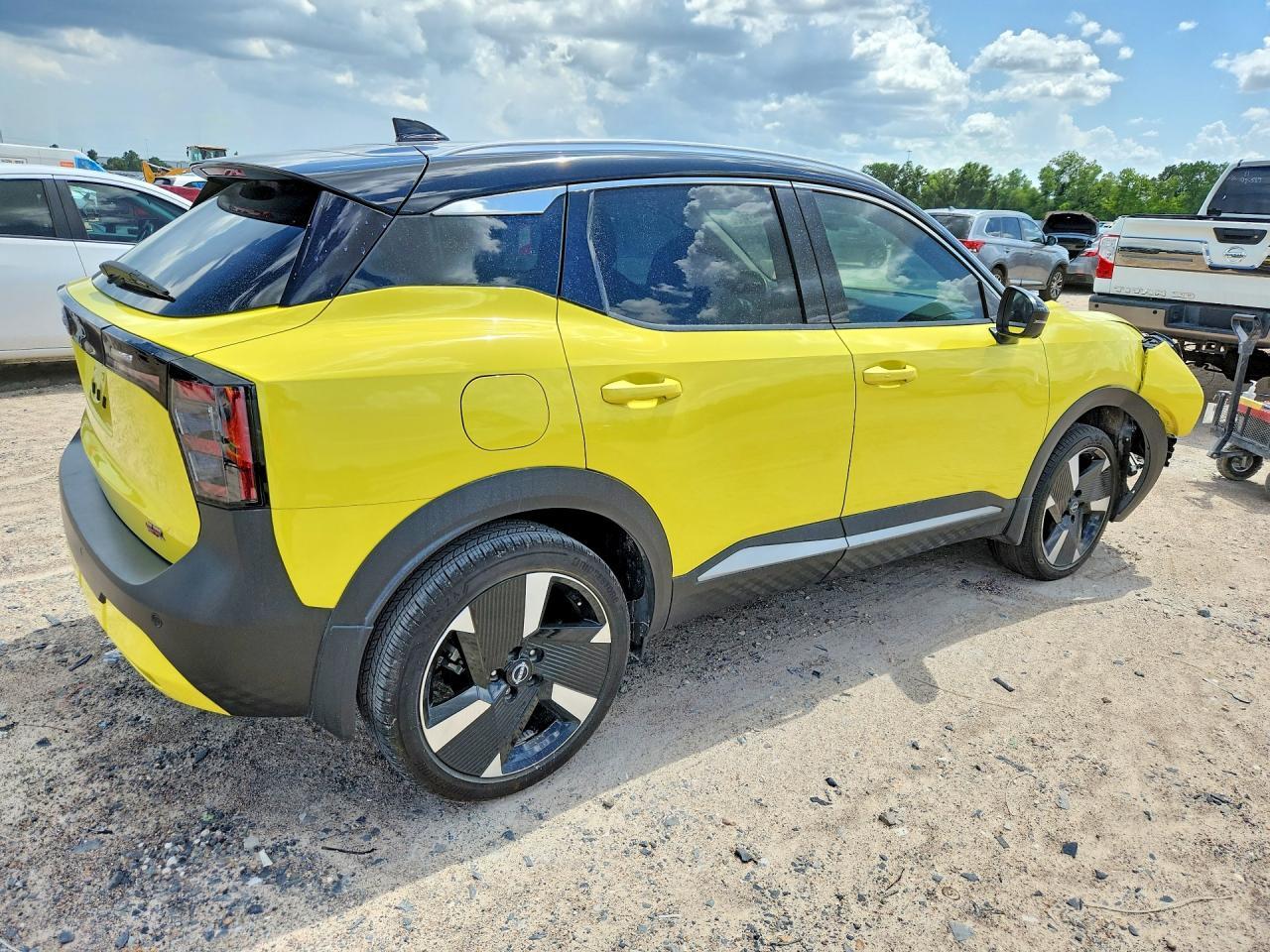 2025 Nissan Kicks Sr - Фото 3