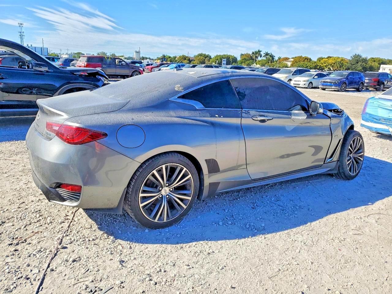 2017 Infiniti Q60 2.0T Premium - Image 3