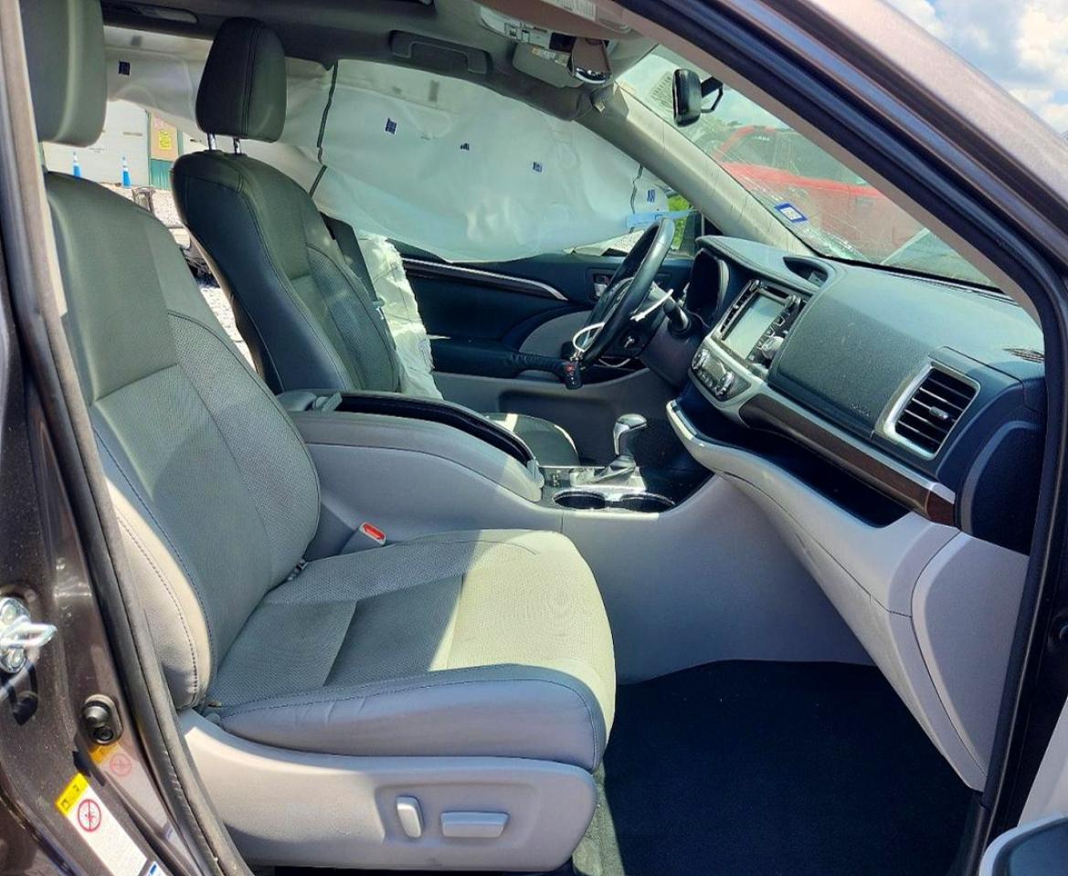 2014 Toyota Highlander Limited - Image 7