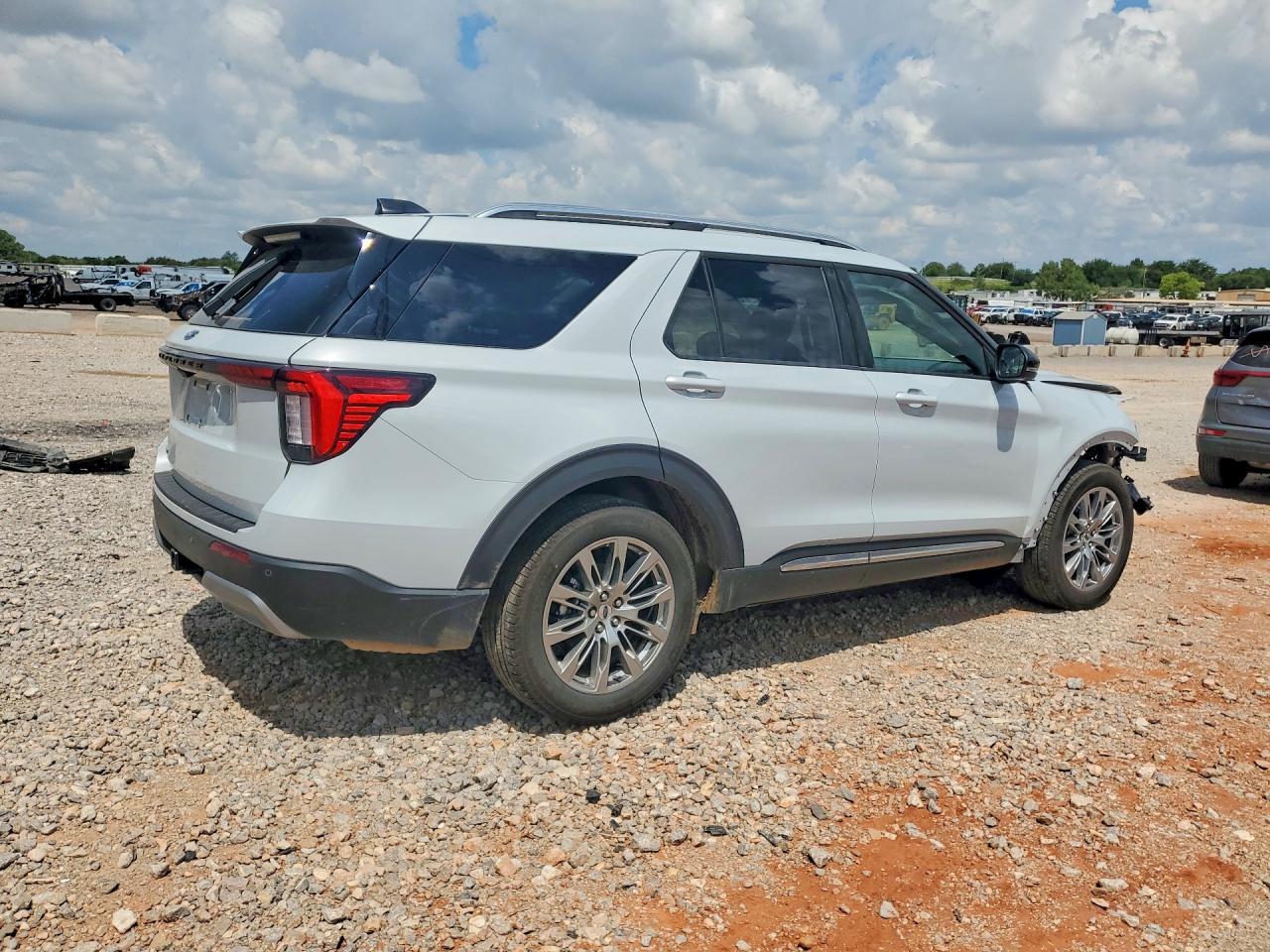 2025 Ford Explorer Platinum - Фото 3