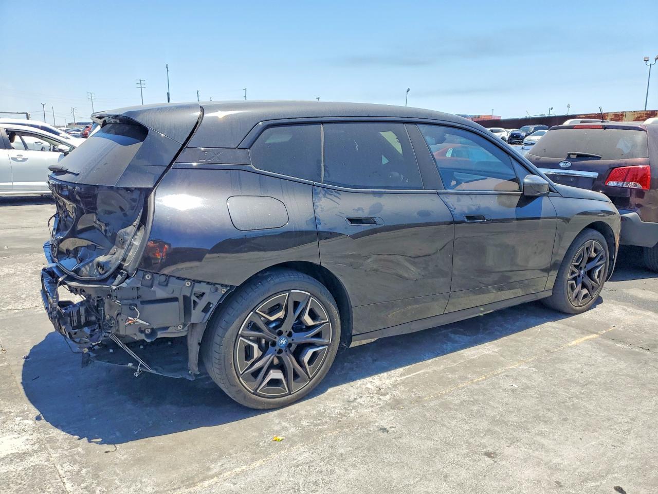 2024 BMW Ix xDrive50 - Фото 3