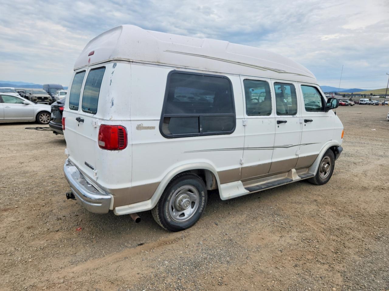 2001 Dodge Ram Van - Фото 3