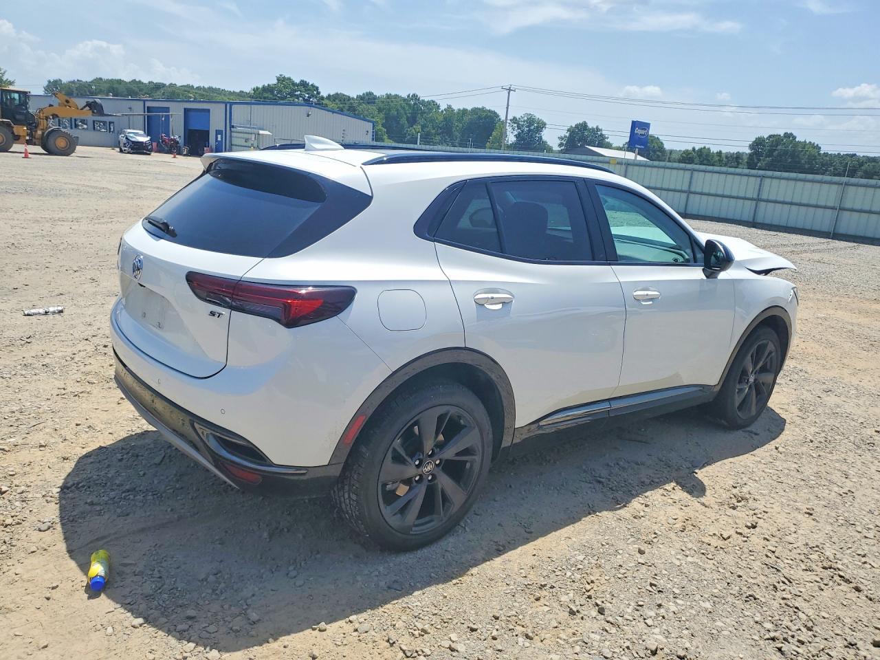 2023 Buick Envision Essence - Фото 3