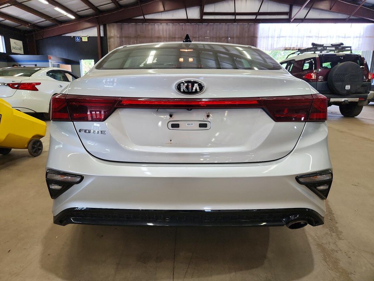 2019 Kia Forte Lxs - Image 6