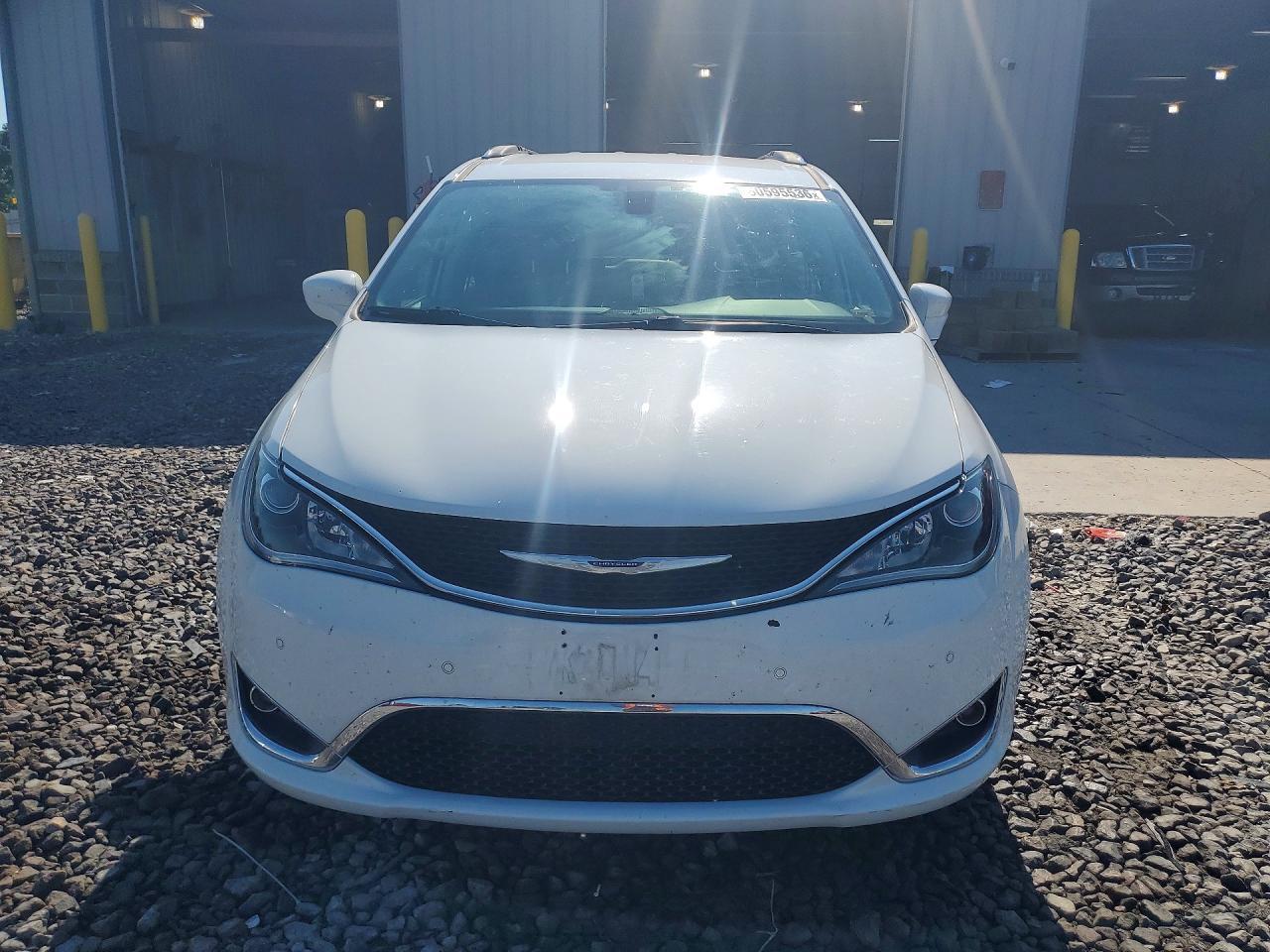 2018 Chrysler Pacifica Touring L - Фото 5